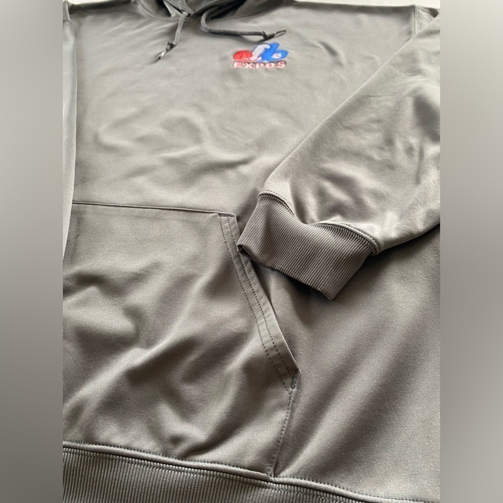 VINTAGE 1990’S MONTREAL EXPOS HOODIE WITH KANGAROO FRONT POCKETS. SIZE XL. - Picture 5 of 10